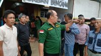 Bantu Korban Banjir di Kolaka, Ruksamin Ikut Serahkan Bantuan