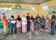Kades Rahman Salurkan BLT DD Tahap I 2024 kepada KPM Desa Moramo