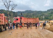 Janji Palsu Smelter PT SCM, Warga Routa Blokade Jalan Hauling Tuntut Realisasi Hilirisasi Nikel