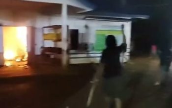 Hoaks Beredar, Emosi Warga Meledak, Kantor PT RCP Dibakar